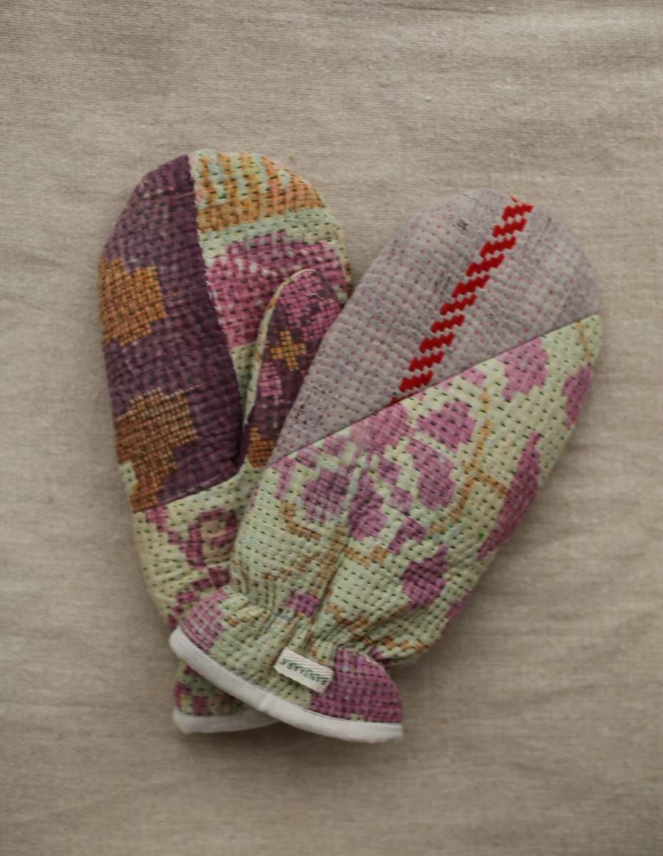 NEW IN • Kantha Mittens