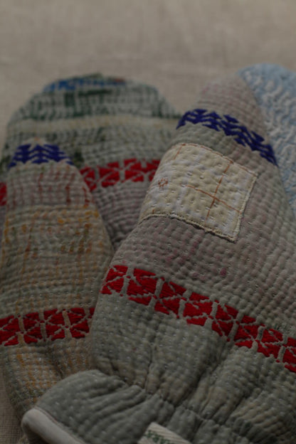 NEW IN • Kantha Mittens